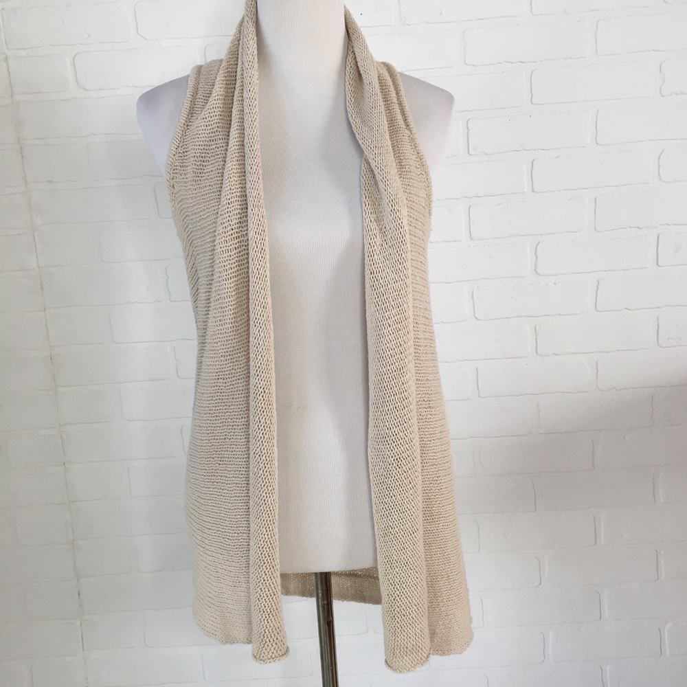 CAbi oatmeal linen and cotton knit vest M